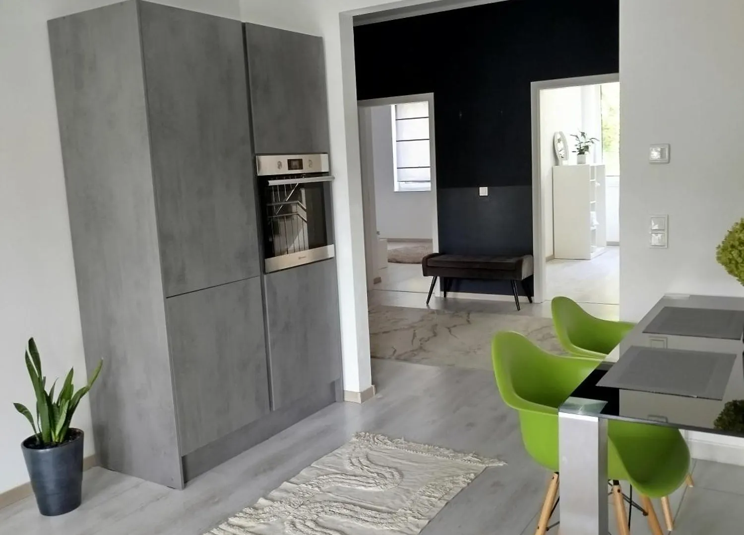 Apartment Moderne Ferienwohnung In Niederkassel Germany