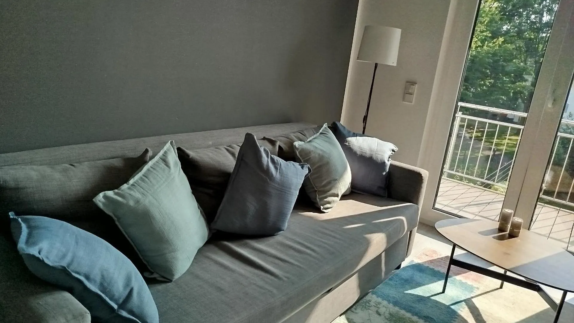 Apartment Moderne Ferienwohnung In Niederkassel