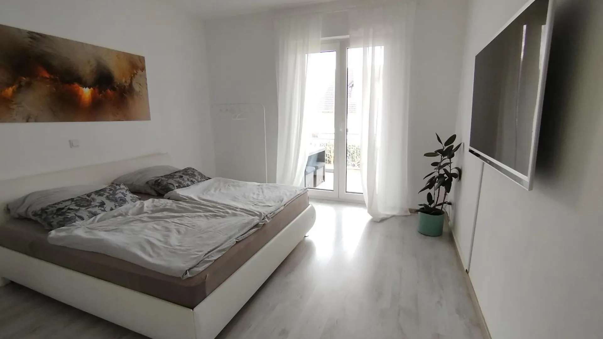 Apartment Moderne Ferienwohnung In Niederkassel