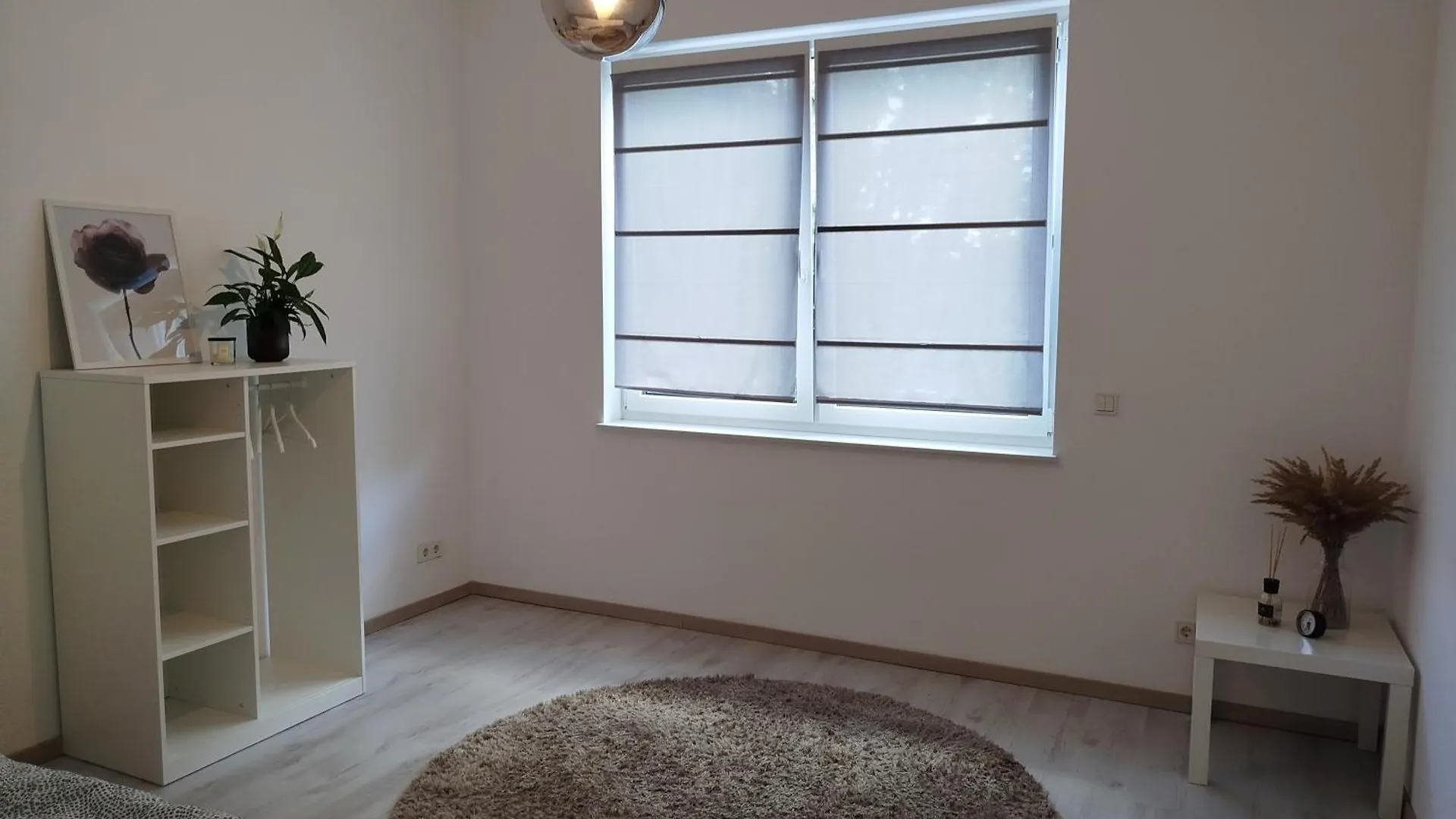Apartment Moderne Ferienwohnung In Niederkassel