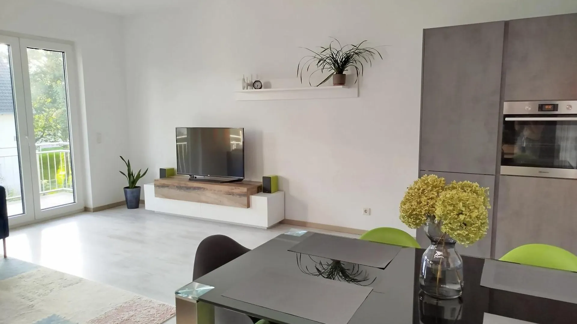 Apartment Moderne Ferienwohnung In Niederkassel