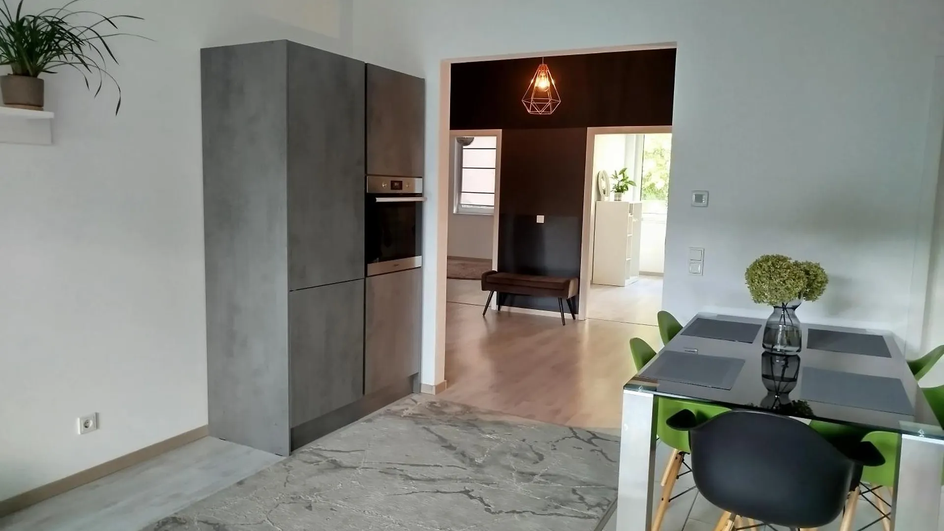 Apartment Moderne Ferienwohnung In Niederkassel